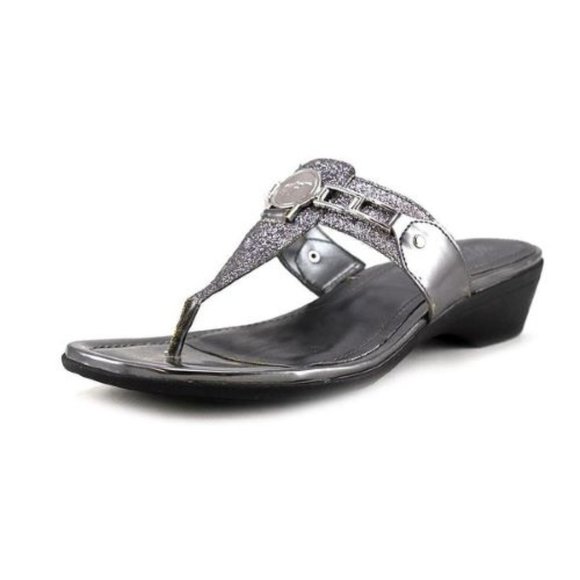 🌺 Marc Fisher Silver Sparkle ❇️ Flip Flops - Picture 1 of 5